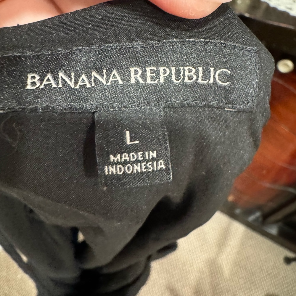 BANANA REPUBLIC BLACK CAMI - Picture 6 of 7